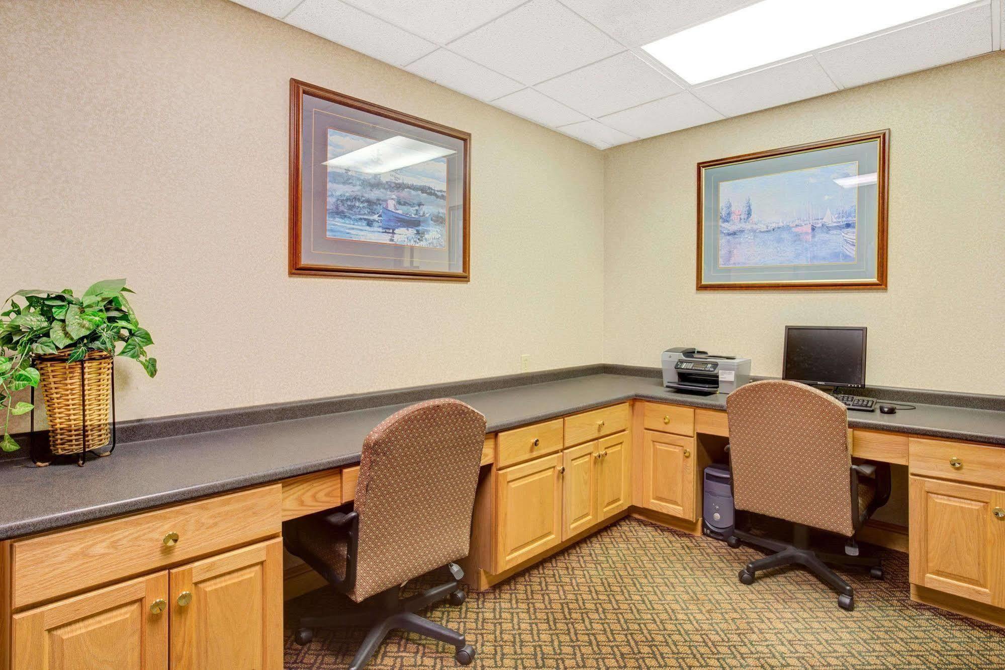 Days Inn Lake Norman Корнелиус Экстерьер фото